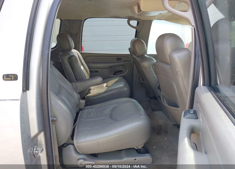 2005 CHEVROLET SUBURBAN 1500 LT VIN: 1GNEC16Z65R130030