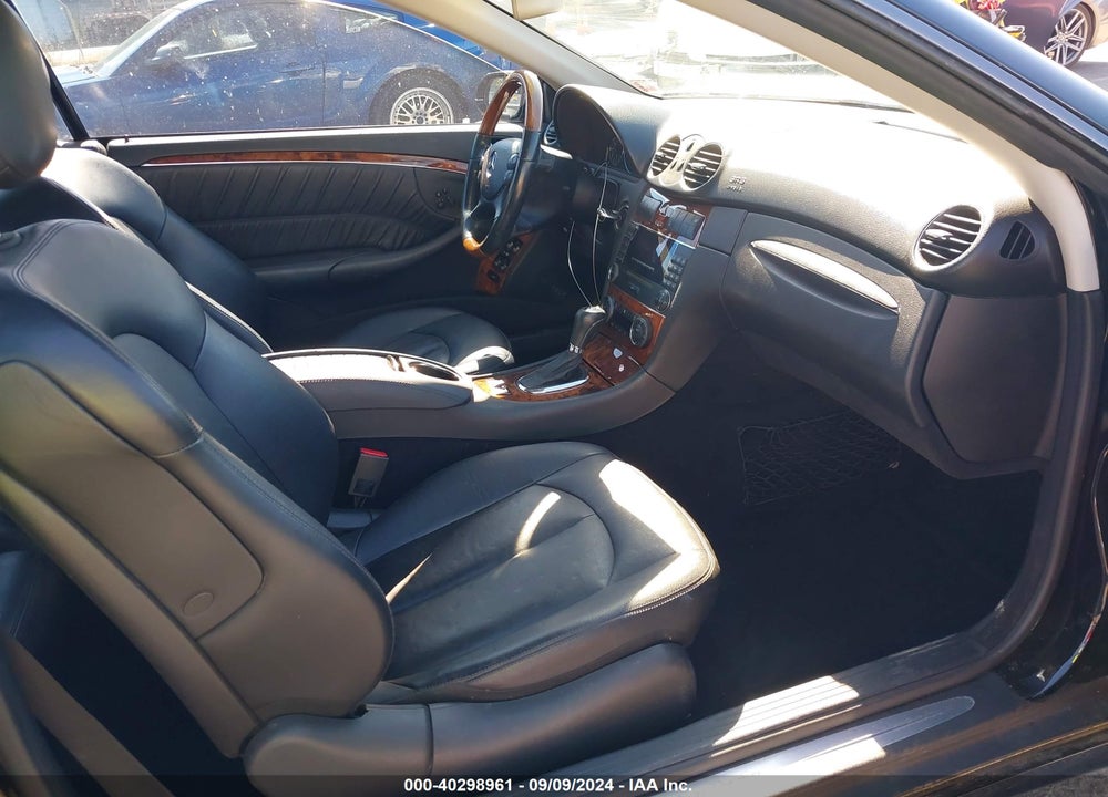 2009 MERCEDES-BENZ CLK 350 VIN: WDBTK56F89T106867