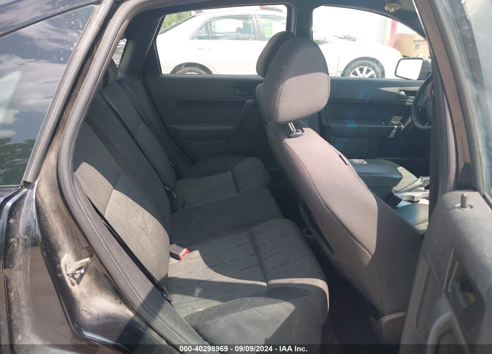 2010 FORD FOCUS SE VIN: 1FAHP3FN9AW157663
