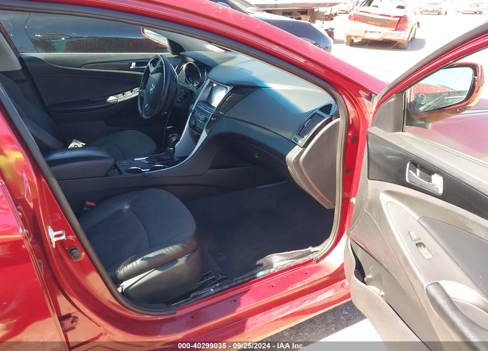 2014 HYUNDAI SONATA SE VIN: 5NPEC4AC3EH888864