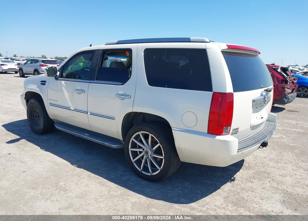 2011 CADILLAC ESCALADE LUXURY VIN: 1GYS3BEF5BR373732
