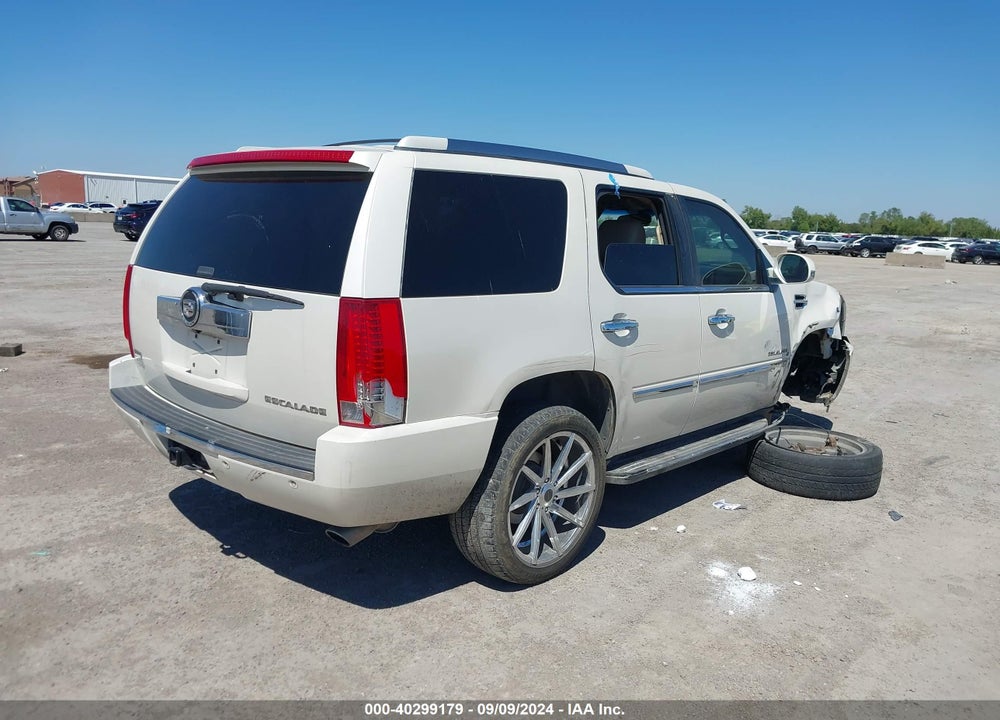 2011 CADILLAC ESCALADE LUXURY VIN: 1GYS3BEF5BR373732