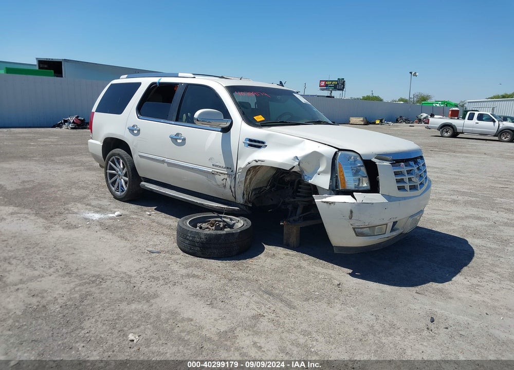 2011 CADILLAC ESCALADE LUXURY VIN: 1GYS3BEF5BR373732