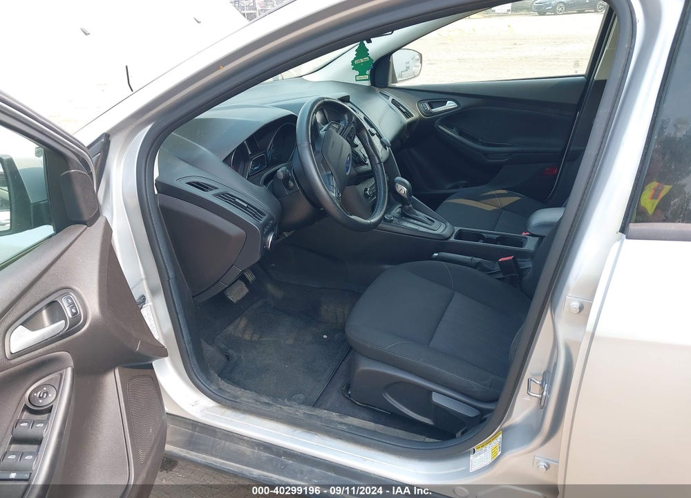 2017 FORD FOCUS SE VIN: 1FADP3K21HL319193