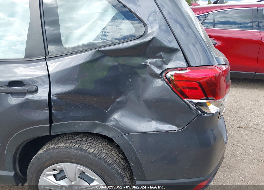 2022 SUBARU FORESTER VIN: JF2SKAAC1NH449537