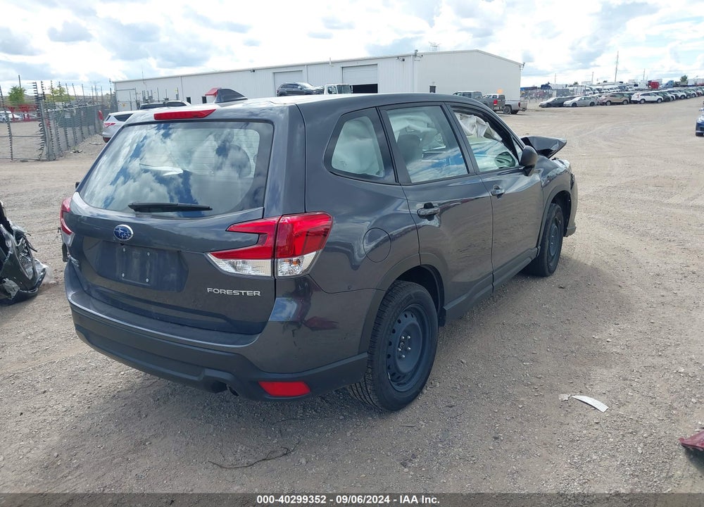 2022 SUBARU FORESTER VIN: JF2SKAAC1NH449537
