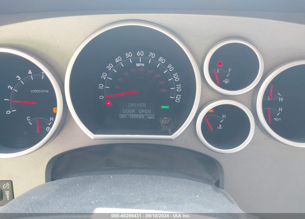 2011 TOYOTA TUNDRA LIMITED 5.7L V8 VIN: 5TFFY5F16BX102865