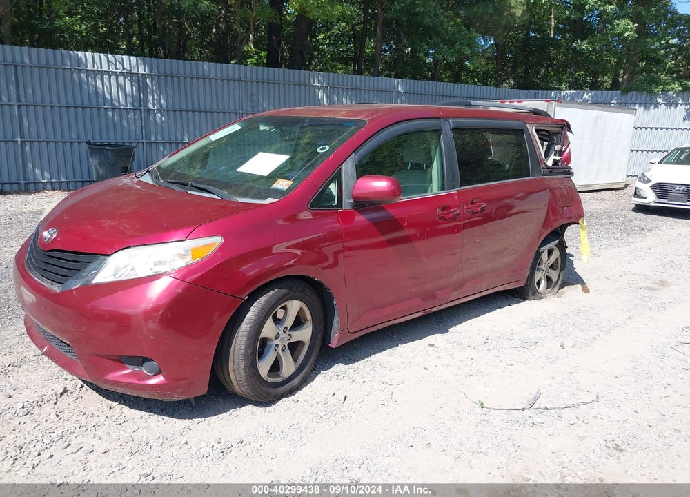 2013 TOYOTA SIENNA LE V6 8 PASSENGER VIN: 5TDKK3DC6DS320466