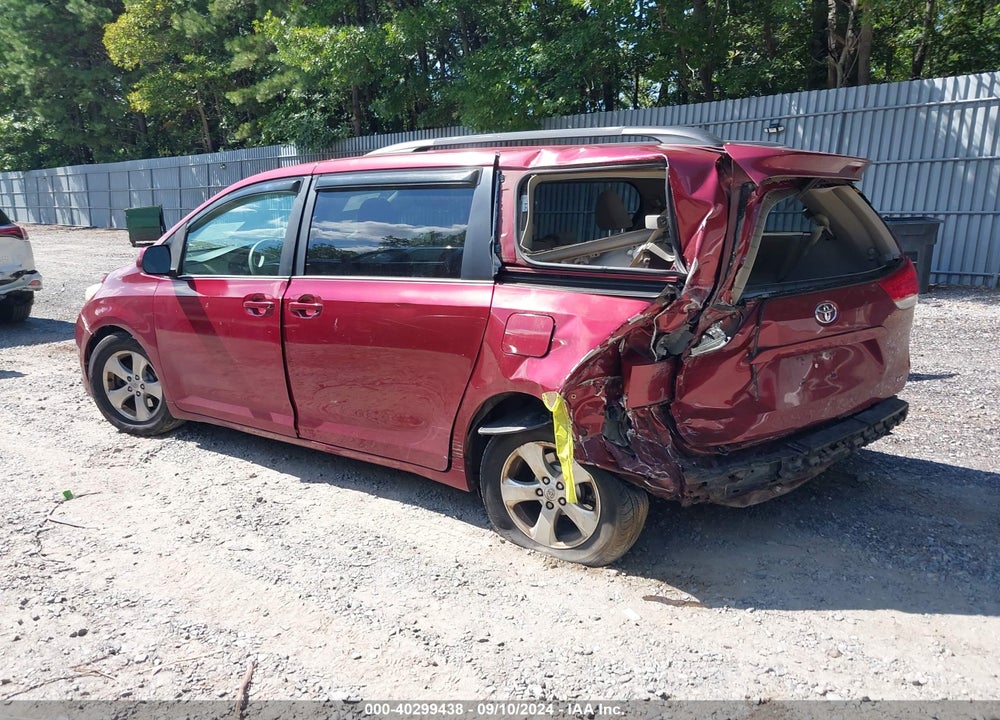 2013 TOYOTA SIENNA LE V6 8 PASSENGER VIN: 5TDKK3DC6DS320466