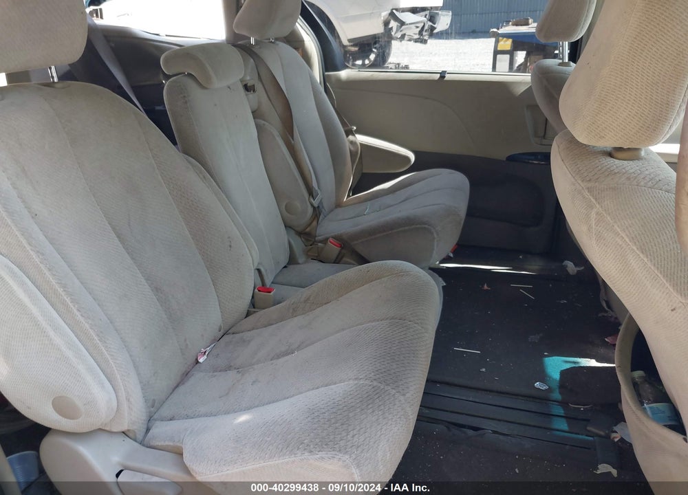 2013 TOYOTA SIENNA LE V6 8 PASSENGER VIN: 5TDKK3DC6DS320466