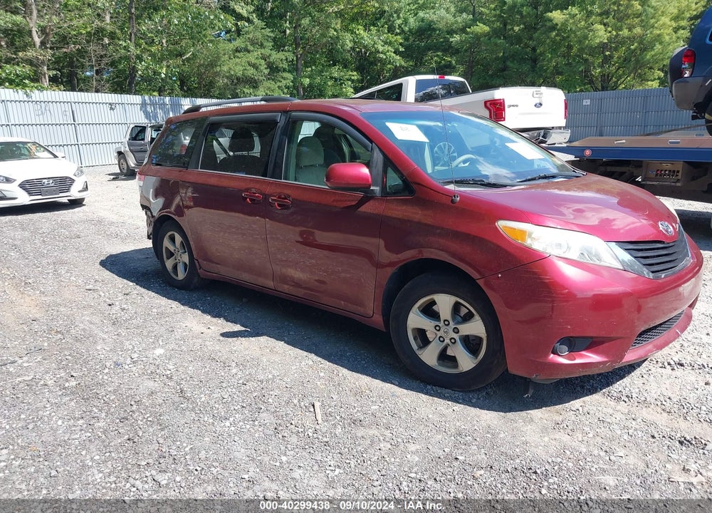 2013 TOYOTA SIENNA LE V6 8 PASSENGER VIN: 5TDKK3DC6DS320466