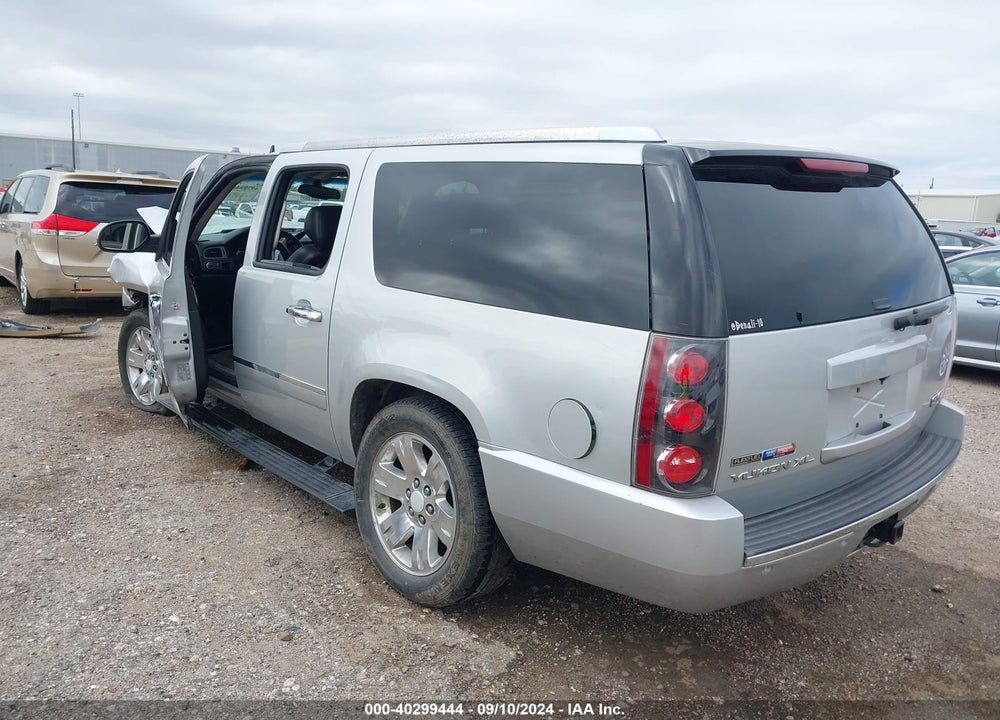 2010 GMC YUKON XL 1500 DENALI VIN: 1GKUKMEF7AR193362