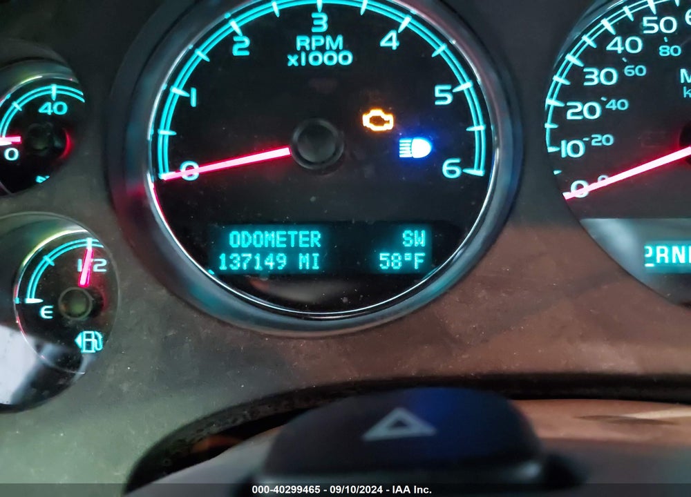 2011 CHEVROLET TAHOE LT VIN: 1GNSKBE05BR113083