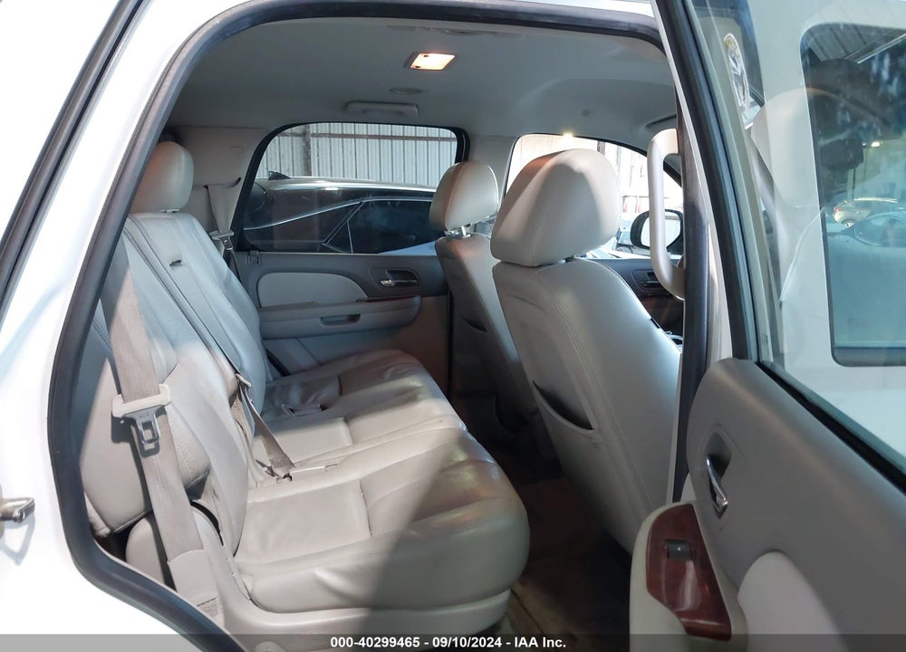 2011 CHEVROLET TAHOE LT VIN: 1GNSKBE05BR113083