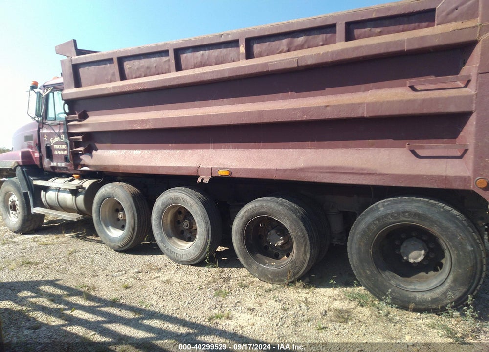 1996 MACK CL713 CL700 VIN: 1M2AD09C8TW003666