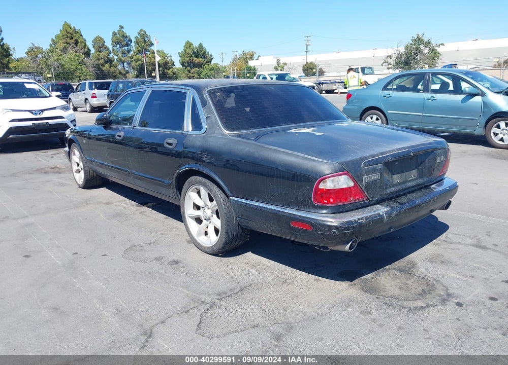 2001 JAGUAR XJR VIN: SAJDA15B21MF36140