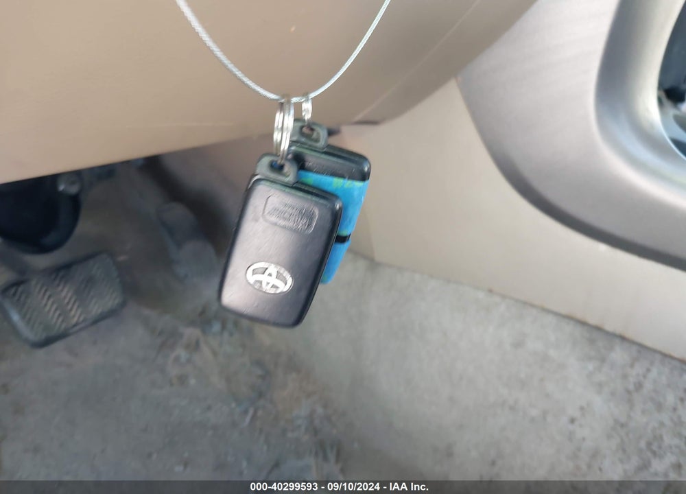 2010 TOYOTA RAV4 LIMITED V6 VIN: JTMDK4DV3AD010380
