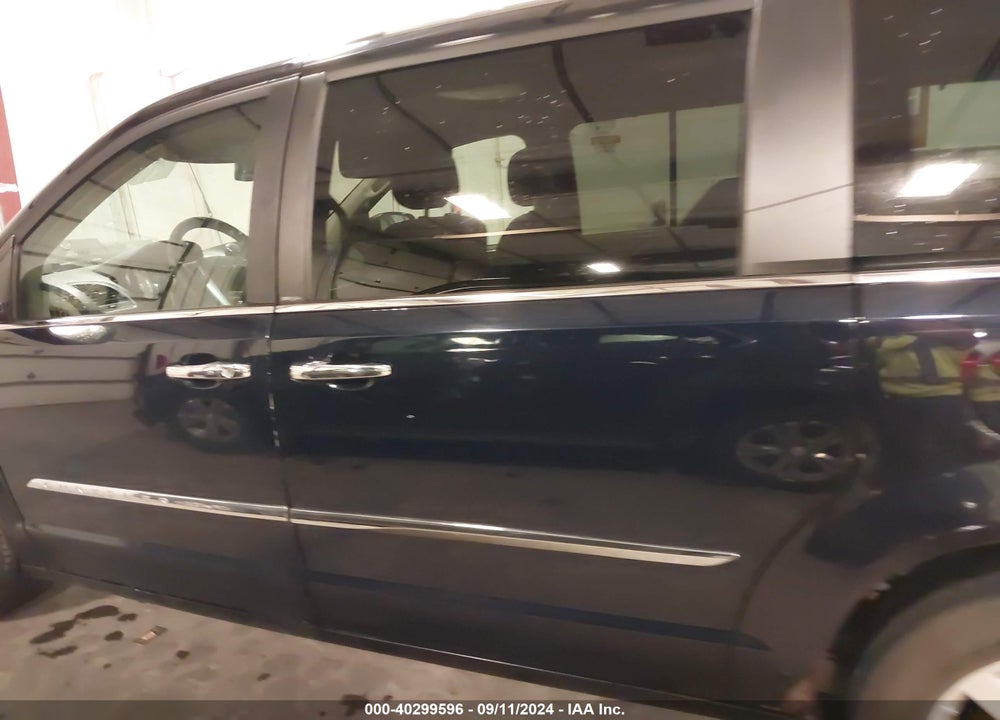 2011 CHRYSLER TOWN & COUNTRY TOURING-L VIN: 2A4RR8DGXBR714143