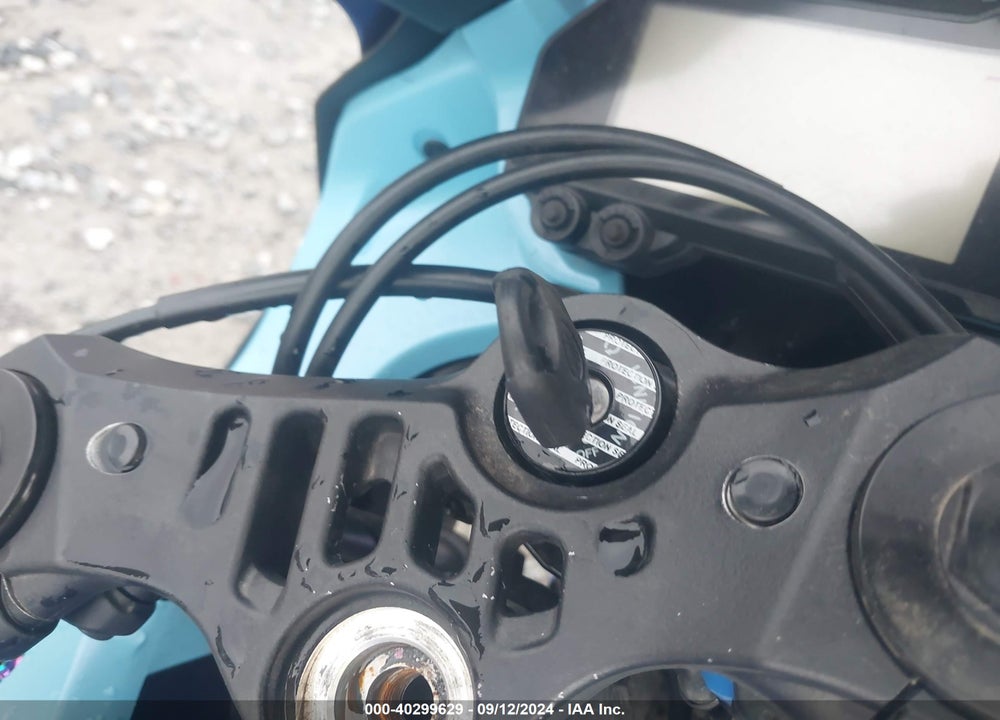 2024 YAMAHA YZFR3 A VIN: MH3RH18YXRK014085