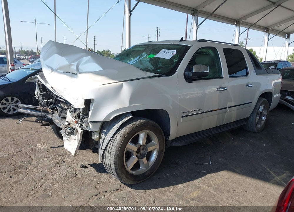 2011 CHEVROLET AVALANCHE 1500 LTZ VIN: 3GNTKGE33BG202730