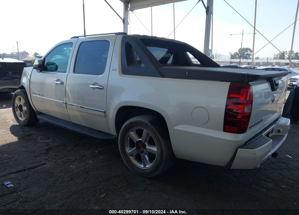 2011 CHEVROLET AVALANCHE 1500 LTZ VIN: 3GNTKGE33BG202730