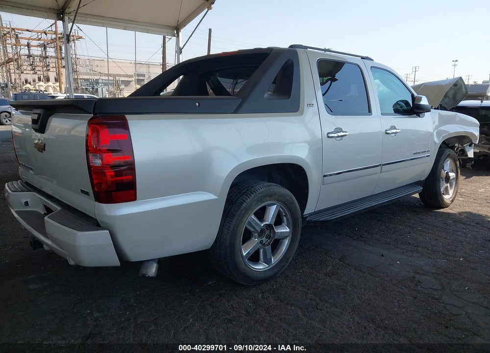 2011 CHEVROLET AVALANCHE 1500 LTZ VIN: 3GNTKGE33BG202730