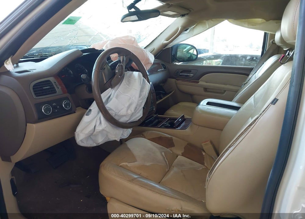 2011 CHEVROLET AVALANCHE 1500 LTZ VIN: 3GNTKGE33BG202730