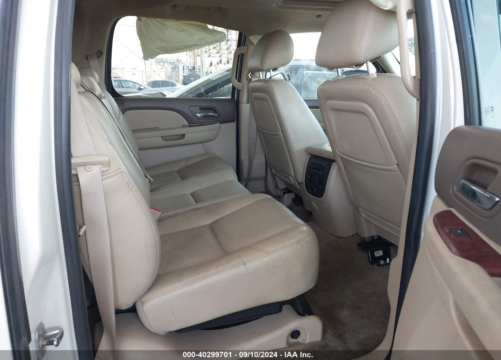 2011 CHEVROLET AVALANCHE 1500 LTZ VIN: 3GNTKGE33BG202730