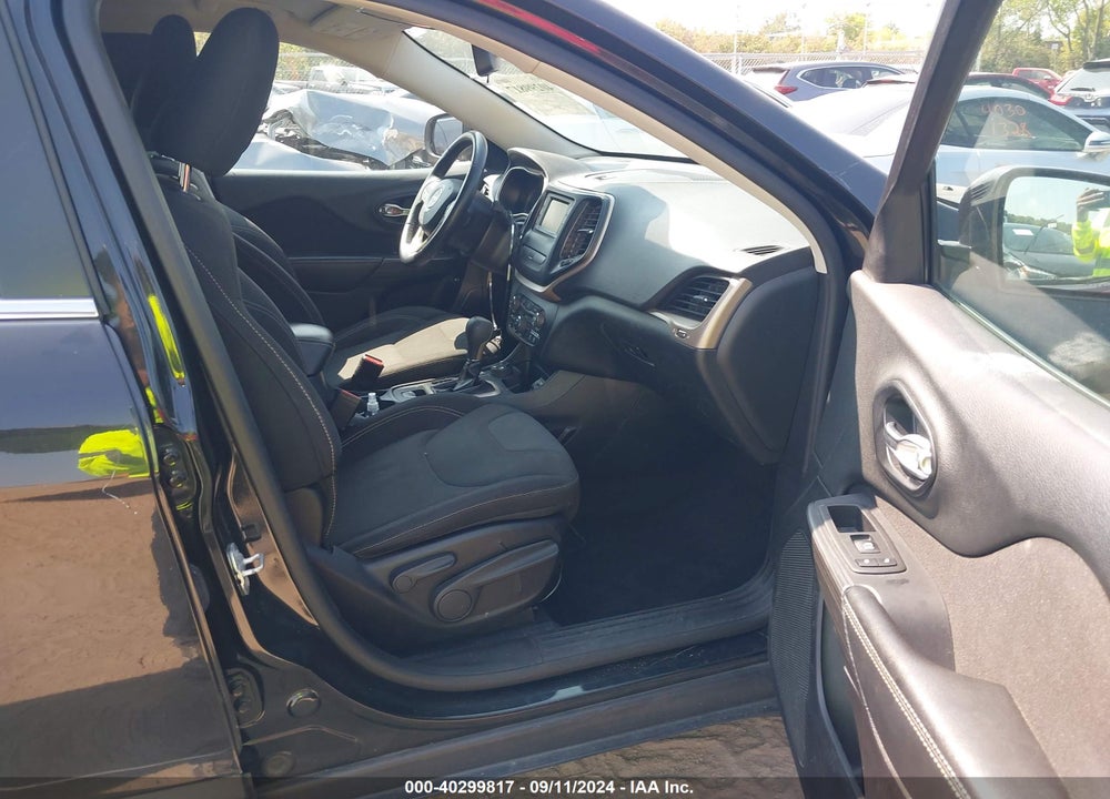 2015 JEEP CHEROKEE LATITUDE VIN: 1C4PJMCB8FW641600