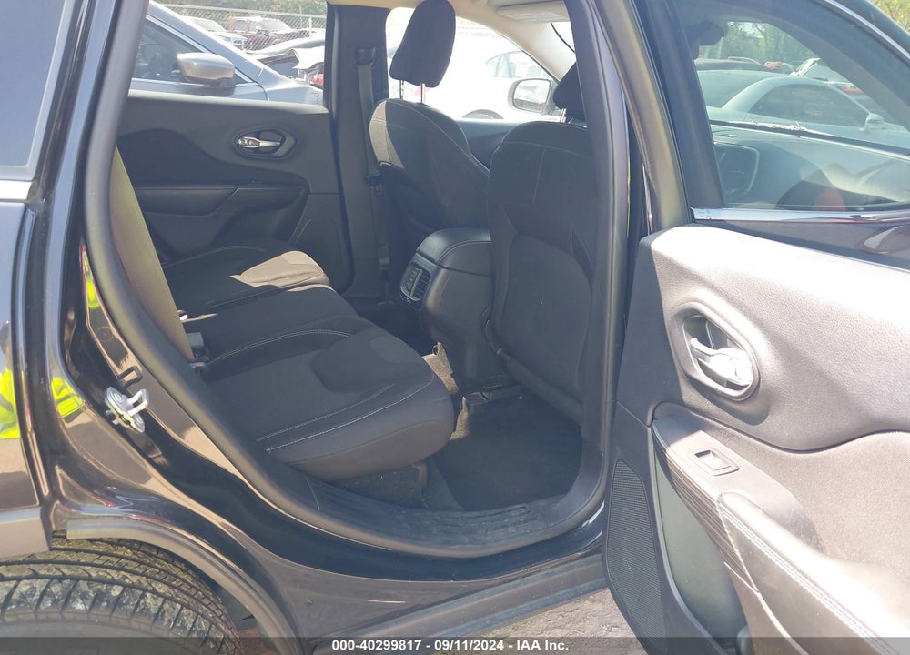 2015 JEEP CHEROKEE LATITUDE VIN: 1C4PJMCB8FW641600