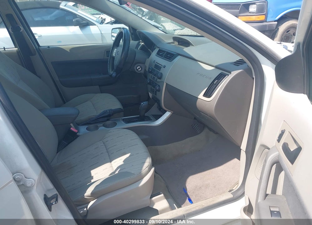 2010 FORD FOCUS SE VIN: 1FAHP3FNXAW114014