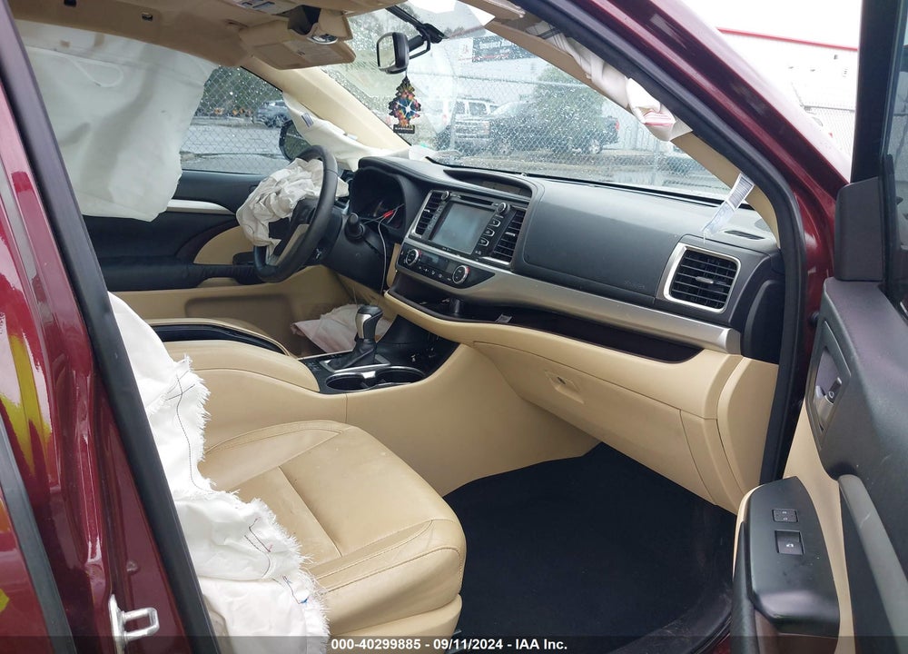 2015 TOYOTA HIGHLANDER XLE V6 VIN: 5TDKKRFH0FS053694