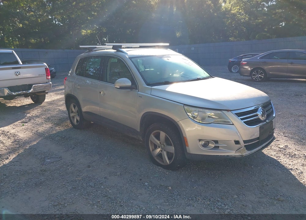 2010 VOLKSWAGEN TIGUAN VIN: WVGAV7AX7AW516327