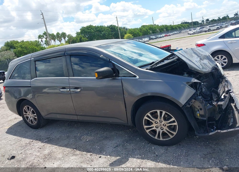2011 HONDA ODYSSEY EX VIN: 5FNRL5H45BB009817
