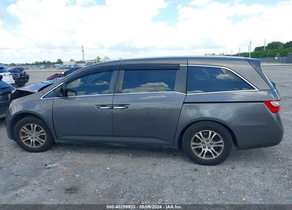 2011 HONDA ODYSSEY EX VIN: 5FNRL5H45BB009817