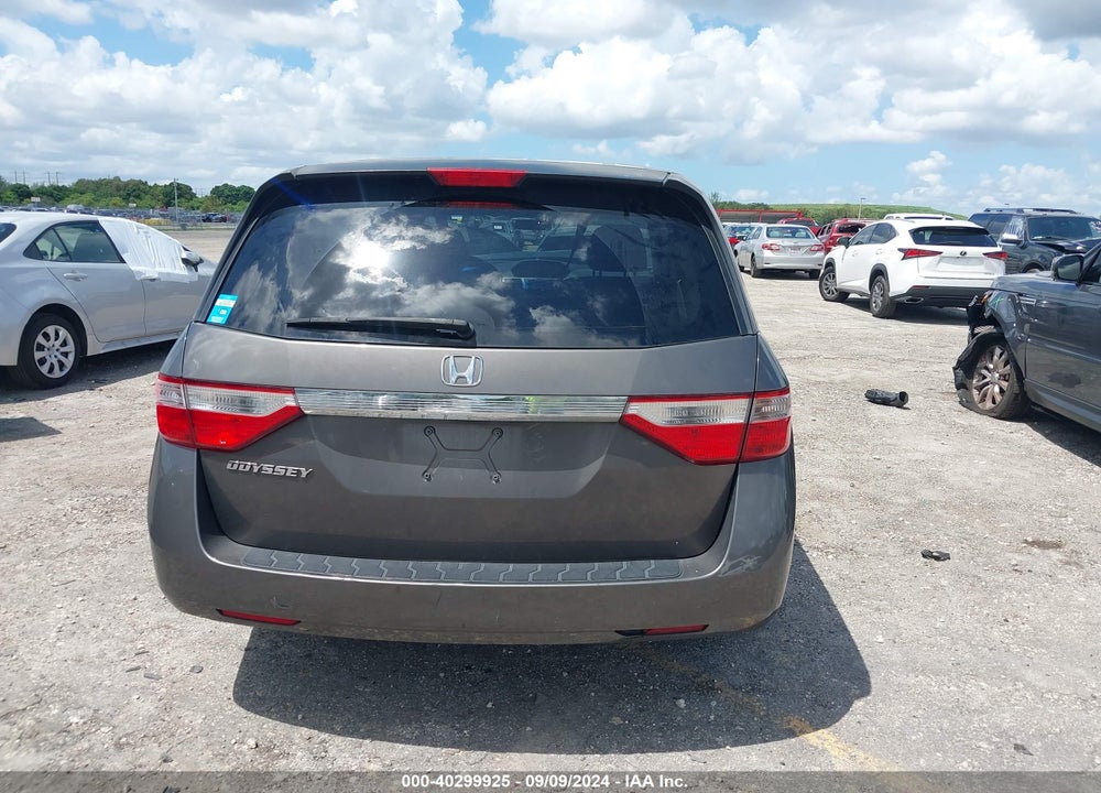 2011 HONDA ODYSSEY EX VIN: 5FNRL5H45BB009817