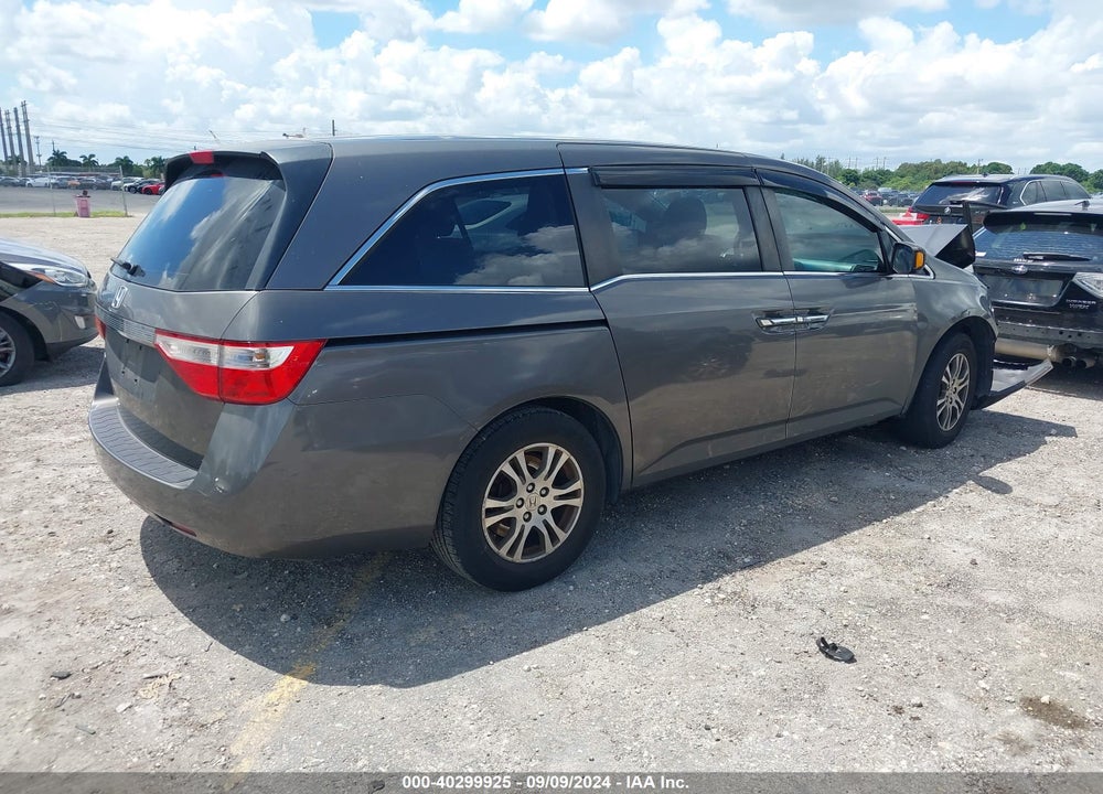 2011 HONDA ODYSSEY EX VIN: 5FNRL5H45BB009817