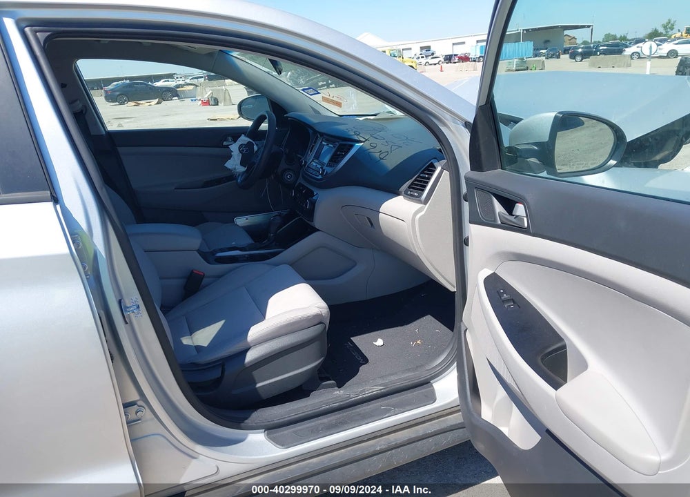2018 HYUNDAI TUCSON SE VIN: KM8J2CA43JU814392