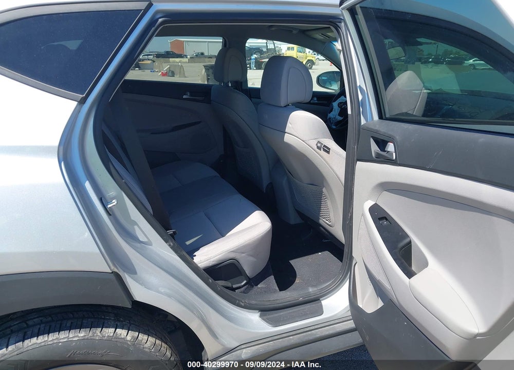 2018 HYUNDAI TUCSON SE VIN: KM8J2CA43JU814392