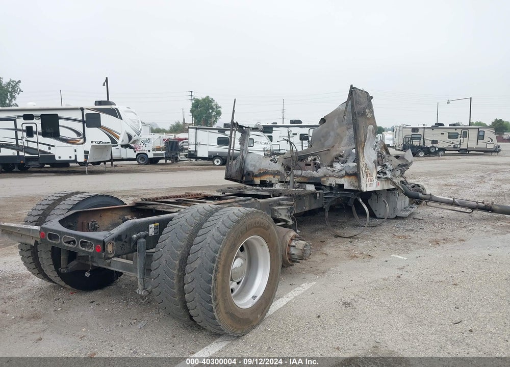 2017 PETERBILT 579 VIN: 1XPBD49X1HD446567