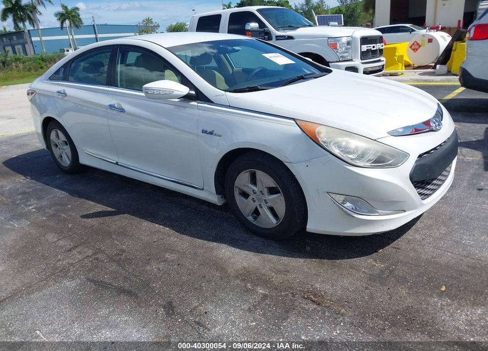 2011 HYUNDAI SONATA HYBRID VIN: KMHEC4A4XBA011411