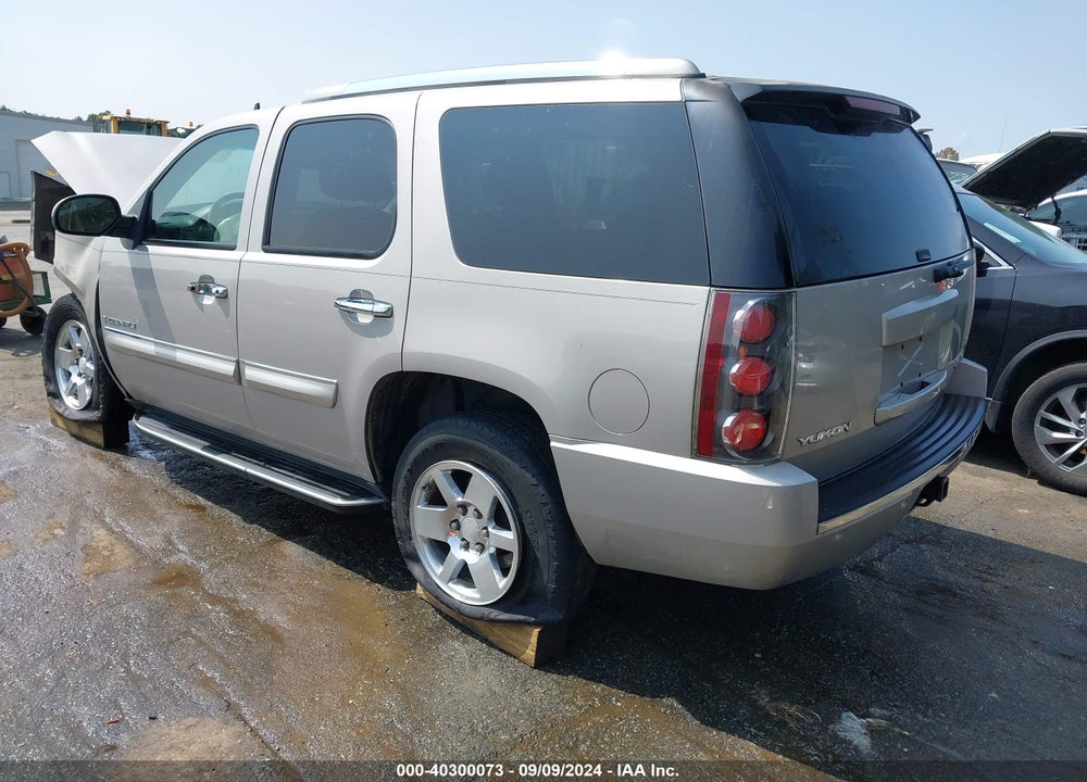 2007 GMC YUKON DENALI VIN: 1GKFK63887J204367