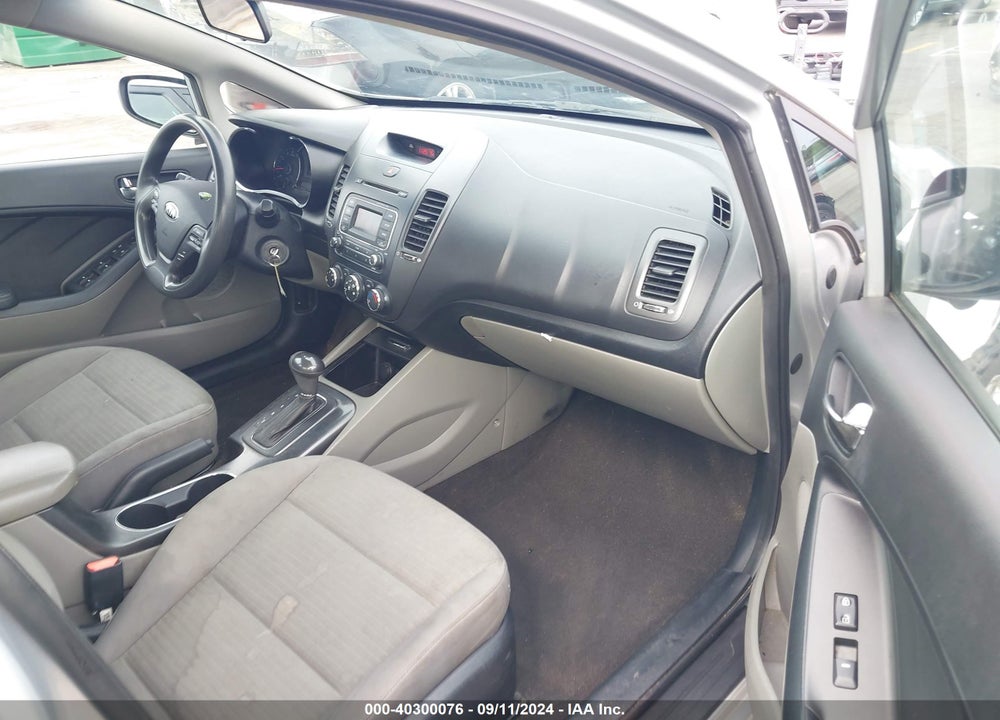 2015 KIA FORTE LX VIN: KNAFX4A61F5256110