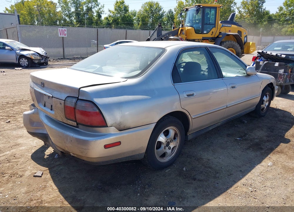 1997 HONDA ACCORD SE VIN: 1HGCD5605VA158438
