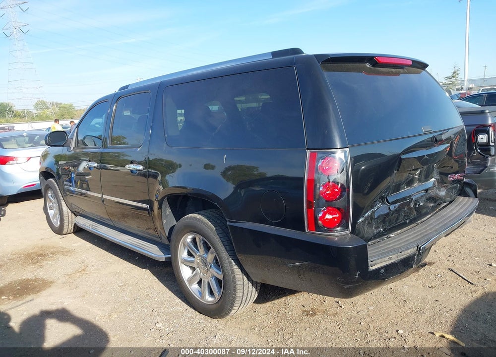 2013 GMC YUKON XL 1500 DENALI VIN: 1GKS1MEF8DR119303