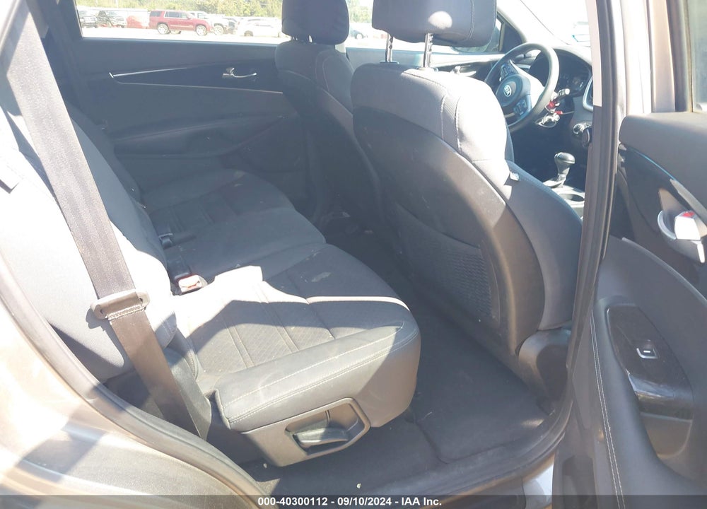 2017 KIA SORENTO 2.4L LX VIN: 5XYPG4A37HG294108