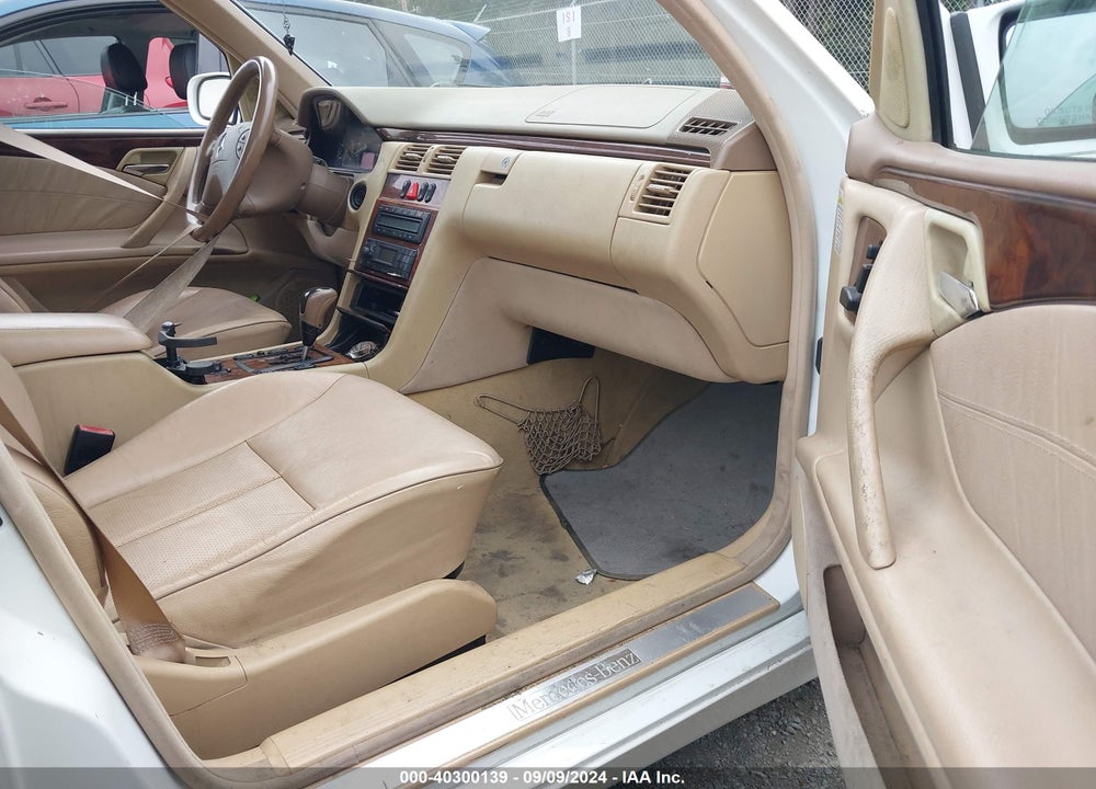 2001 MERCEDES-BENZ E 320 VIN: WDBJF65J21B281200