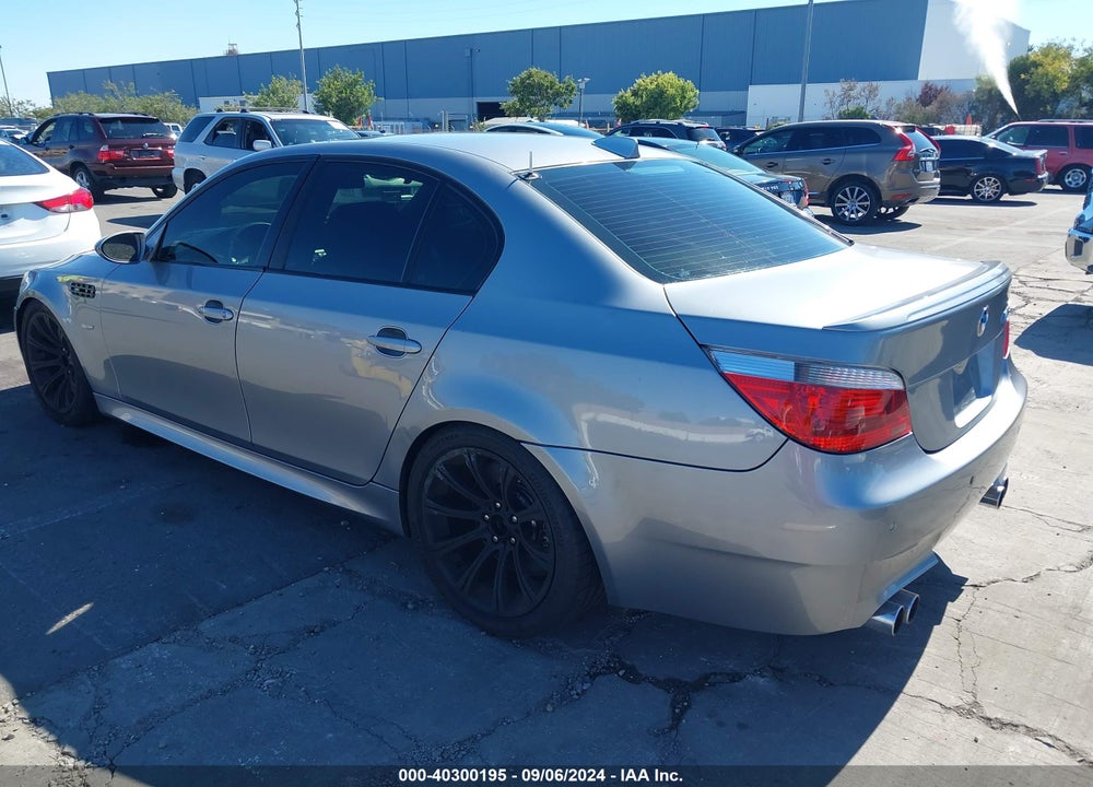 2006 BMW M5 VIN: WBSNB93546B583044