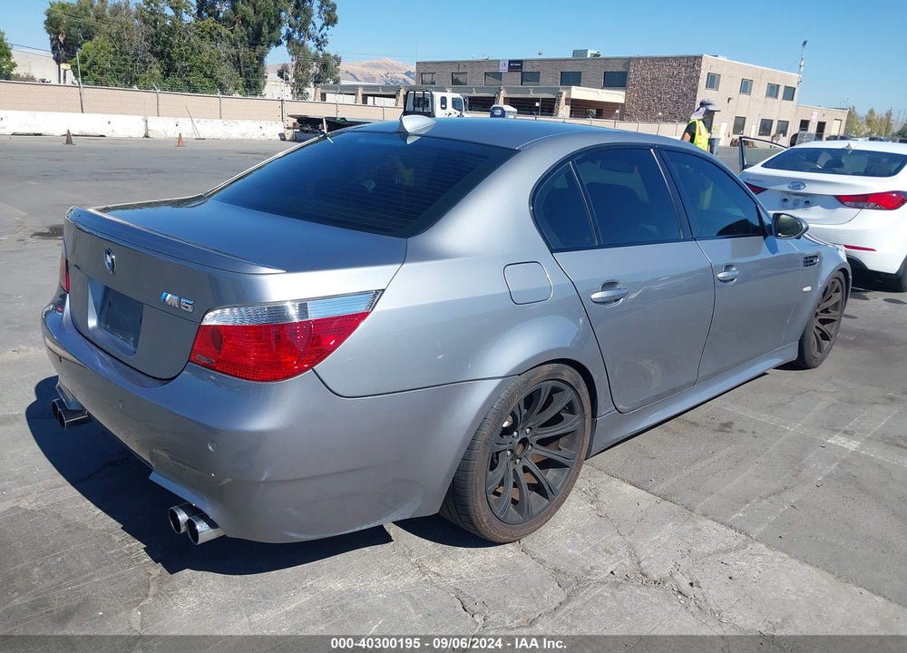 2006 BMW M5 VIN: WBSNB93546B583044