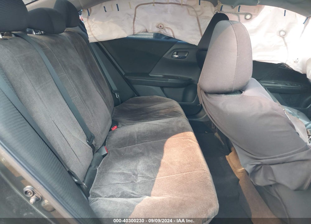 2015 HONDA ACCORD VIN: 1HGCR2F37FA135352